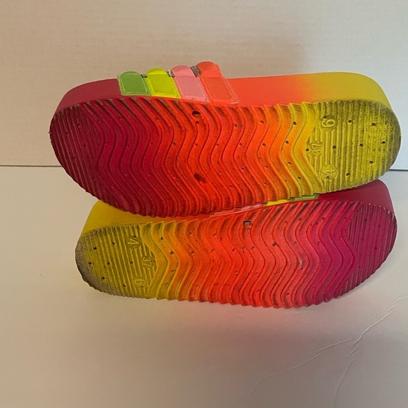 Top Moda Rainbow Ombre Platform Y2K Neon Wide Strap Slip-On Slides Size 6 - Picture 6 of 7